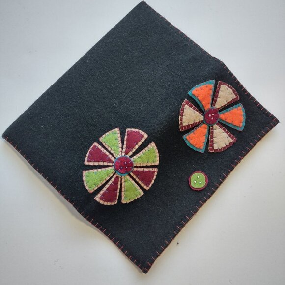 Shiraleah Floral Retro Clutch Hand Embroidered Boho Garden Girl Hippie OS - Picture 3 of 9